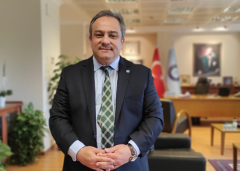 Bilim Kurulu Üyesi Prof. Dr İlhan: Vaka sayısı 1000'in altına düşerse maske şemsiye gibi cebimizde olacak, kalabalık yerlerde takılacak