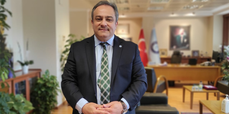 Bilim Kurulu Üyesi Prof. Dr İlhan: Vaka sayısı 1000'in altına düşerse maske şemsiye gibi cebimizde olacak, kalabalık yerlerde takılacak