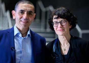 BioNTech: Gerekirse 100 g&uuml;n i&ccedil;inde yeni Covid-19 aşısı geliştirebiliriz