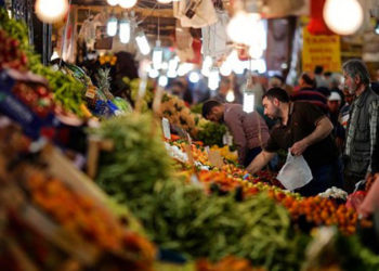 Birleşik Kamu-İş Konfederasyonu: Memur ve emeklilerin yılın ikinci yarısı için aldıkları zammın yarısı, temmuzda artan gıda fiyatlarıyla eridi