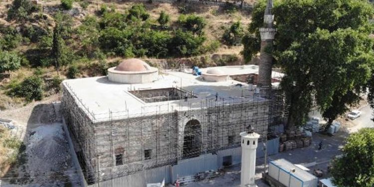 Bizans sütunlarını sıvamışlar