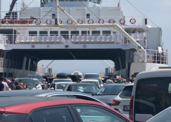 Bozcaada biletlerinin internette 100 TL daha pahalı olması tepki çekti