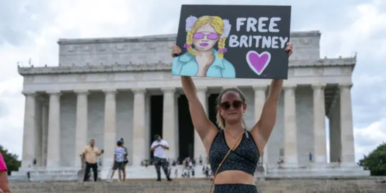 Britney Spears: Babam hayatımı kontrol ettiği sürece sahneye çıkmayacağım; vasilik, hayallerimi öldürdü