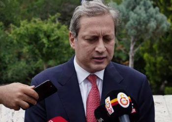 Burak Elmas: Biz 'Ben Beşiktaşlıyım' diyen bir oyuncuyla ilgilenmeyiz; Rosier gündemimizde yok