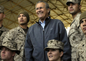 Bush'un Afganistan ve Irak'a girme kararlarında önemli rol oynayan eski ABD savunma bakanı Rumsfeld hayatını kaybetti