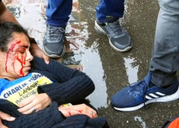 Charlie Hebdo tişörtü giyen Türk Evanjelist Londra'da saldırıya uğradı