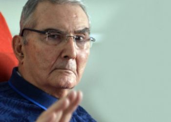 Deniz Baykal: Korkmaz Karaca hi&ccedil;bir bayanı benimle tanıştırmadı