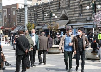 Diyarbakır'da vaka sayısı yüzlerden binlere çıktı