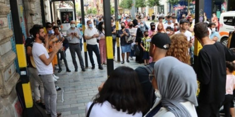 Dün zabıta bugün polis: Kürt müziğini her koşulda seslendireceğiz