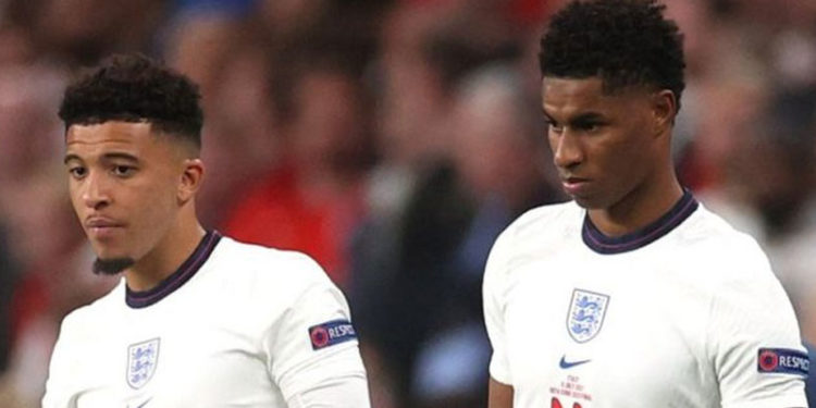 EURO 2020: Penaltı kaçıran siyah İngiliz oyunculara ırkçı hakaretlere dört tutuklama