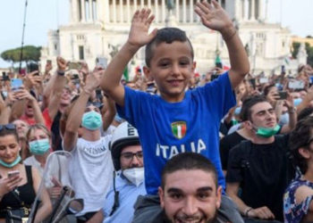 EURO 2020: İtalya'nın şampiyonluğu kutlamaları sonrası Roma’da Covid-19 vakaları 5 katına çıktı