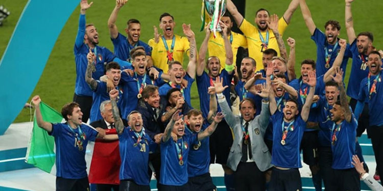 EURO 2020'nin en iyi 11'i belli oldu