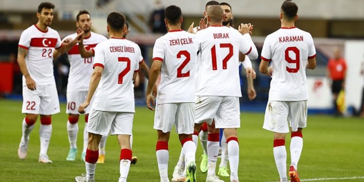 EURO 2020'nin en kötü ilk 11'inde 2 Türk futbolcu