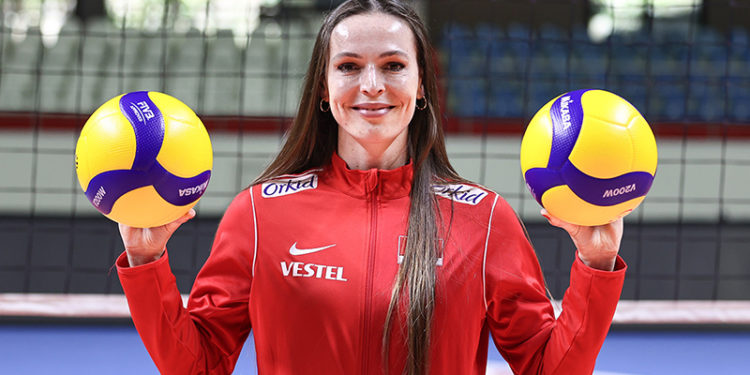 Eda Erdem Dündar, "soft" karantinada olduğu için açılış töreninde Türk bayrağını taşıyamayacak