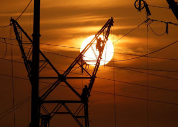 Elektrik hatlarındaki arıza İspanya'nın yarısını karanlıkta bıraktı