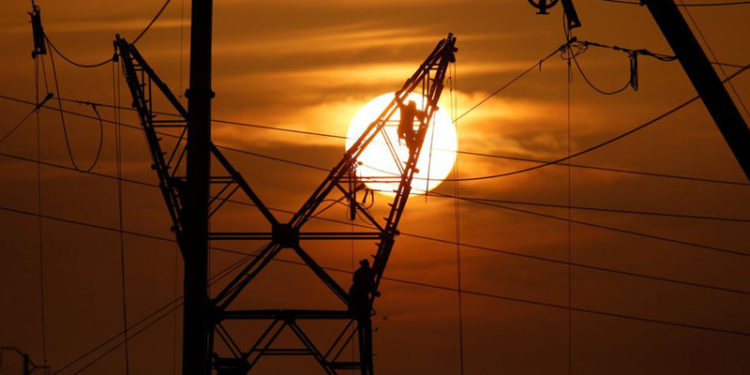 Elektrik hatlarındaki arıza İspanya'nın yarısını karanlıkta bıraktı