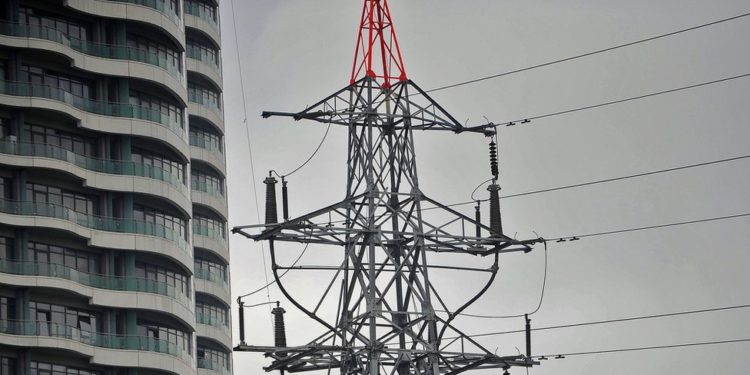Elektriğe yüzde 15 zam yapıldı, muhalefet zamlara tepki gösterdi: 'Emeklilerin alacağı zam şimdiden eridi'