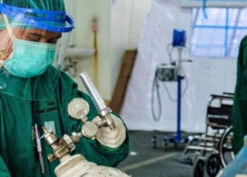 Endonezya'da artan vakalar nedeniyle hastanelerde oksijen sıkıntısı yaşanıyor