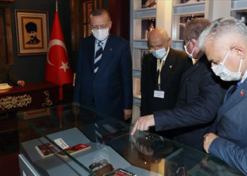 Erdoğan, KKTC'de MHP'nin kurucusu Alparslan Türkeş'in doğduğu müze evi gezdi