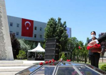 Erdoğan: Kimsenin 15 Temmuz'da milletin verdiği şanlı mücadeleyi önemsizleştirmeye hakkı yoktur