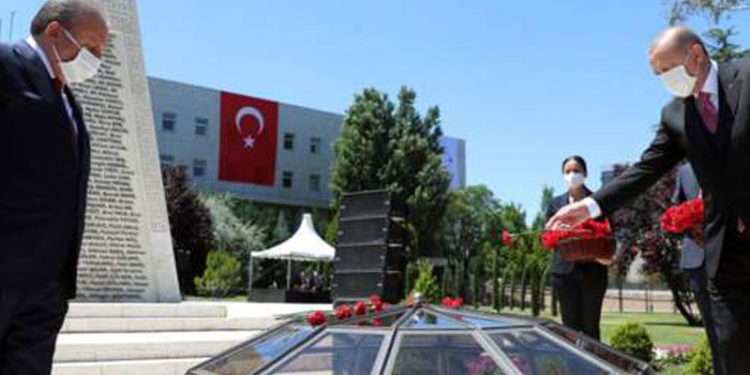 Erdoğan: Kimsenin 15 Temmuz'da milletin verdiği şanlı mücadeleyi önemsizleştirmeye hakkı yoktur