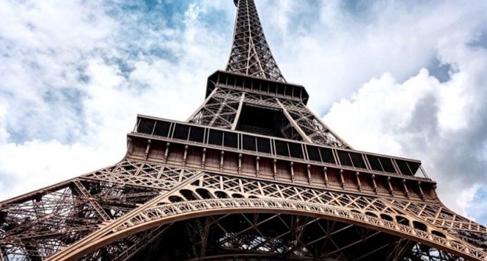 Eyfel Kulesi aylar sonra ziyarete açıldı