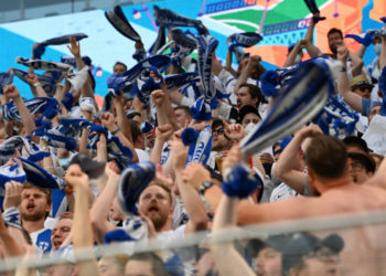 Finlandiya, ülkedeki yeni vakaların yüzde 40'tan fazlasının Rusya'dan dönen futbolseverlerle bağlantılı olduğunu açıkladı