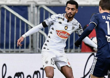 Fransa'da iki kulüp mali nedenlerden ötürü küme düşürüldü