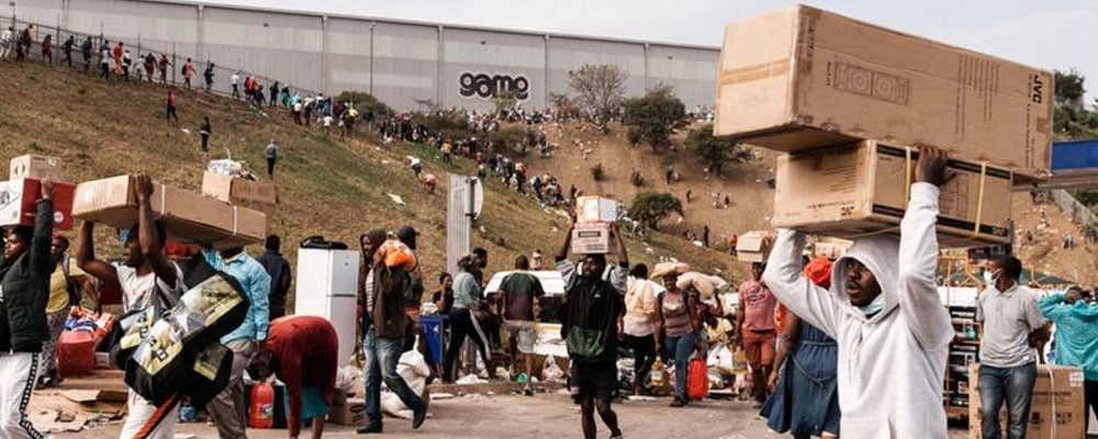 Güney Afrika'daki olaylarda yağmanın maliyeti 1 milyar dolara ulaştı