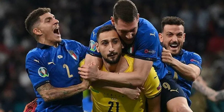 Gianluigi Donnarumma transferi sonrası PSG'de kaleci sayısı 9'a çıktı