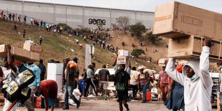 Güney Afrika'daki olaylarda yağmanın maliyeti 1 milyar dolara ulaştı