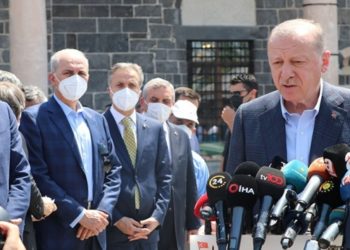 HDP'li &Ouml;zsoy: Diyarbakır ziyaretinde can &ccedil;ekişen bir Erdoğan g&ouml;rd&uuml;m
