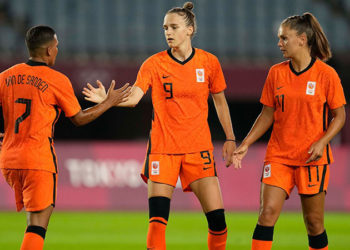 Hollanda'dan 10 gollü galibiyet!