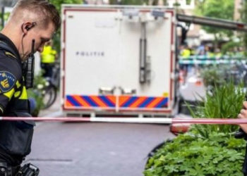 Hollandalı araştırmacı gazeteci Peter R de Vries, silahlı saldırıda ağır yaralandı