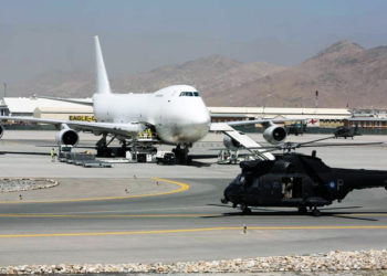 Kabil'de Hava Kuvvetleri'nde çalışan bir pilot, uğradığı silahlı saldırıda hayatını kaybetti