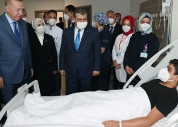 Kadın doğum hastanesindeki erkek hasta sosyal medyayı karıştırdı