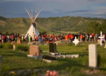 Kanada'da eski yatılı okulun yakınında yaklaşık 200 isimsiz mezar bulundu