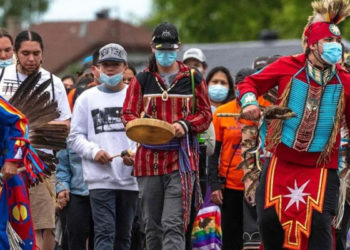 Kanada'da toplu çocuk mezarları: Katolik Kilisesi 13 yatılı kilise okulunun kayıtlarını açıklamayı kabul etti