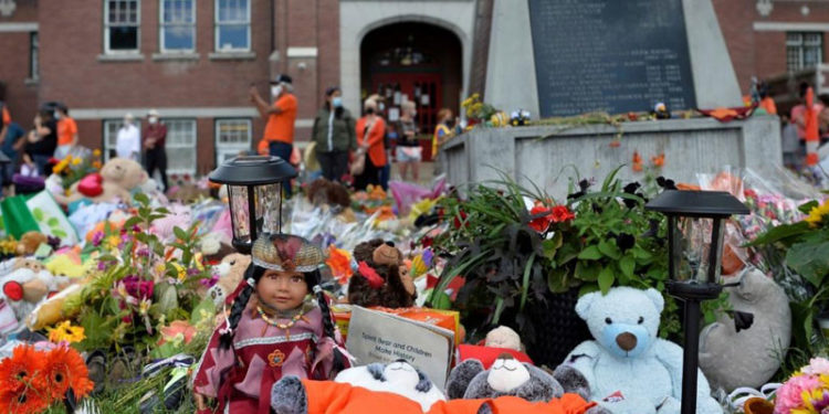 Kanada'daki bir yatılı kilise okulunda 160 isimsiz çocuk mezarı daha bulundu