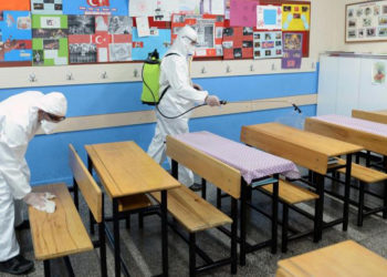 Karar yazarı Karaalioğlu: Birçok “dış güç” ne pahasına olursa olsun eğitime devam ederken Türkiye dersi kaynatmak için elinden geleni yaptı