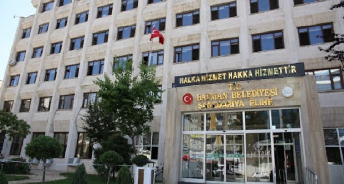 Kayyım, özel kalem müdürlüğüne eski AKP gençlik kolları başkanını atadı
