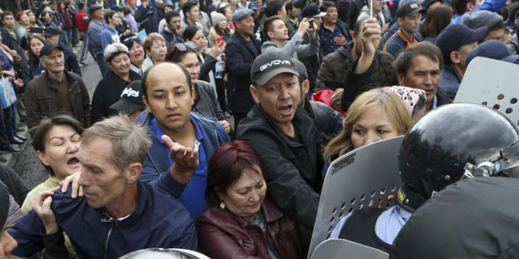 Kazakistan'da muhaliflere "aşırıcılık" suçlaması