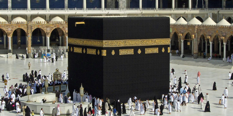 Kâbe'ye gidenlere robotlar hizmet edecek