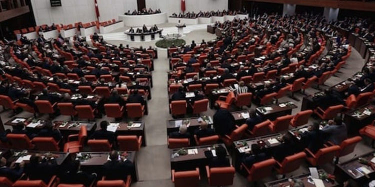 Kılıçdaroğlu dahil 20 vekilin fezlekesi Meclis’te