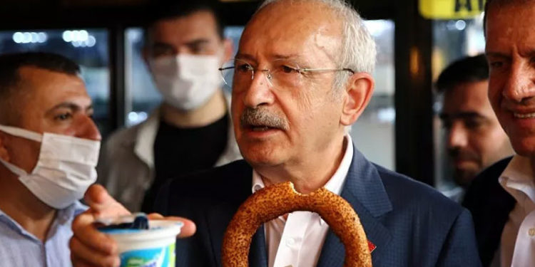 Kılıçdaroğlu'ndan kendisini 'İşte Cumhurbaşkanımız' diye karşılayan vatandaşa yanıt: Hele dur bir bakalım