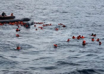 Libya a&ccedil;ıklarında g&ouml;&ccedil;men botu battı: En az 57 &ouml;l&uuml;