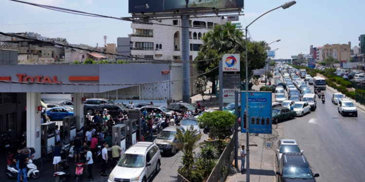 Lübnan'da stokların tükenmesinin ardından mazot dağıtımı durduruluyor
