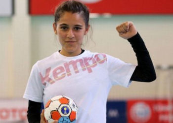 Merve Akpınar: 'Sen kızsın oynayamazsın dediler' sözleri paylaşılan 13 yaşındaki hentbolcuya destek yağdı