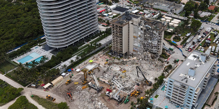 Miami'de çöken binada hayatını kaybedenlerin sayısı 86'ya çıktı