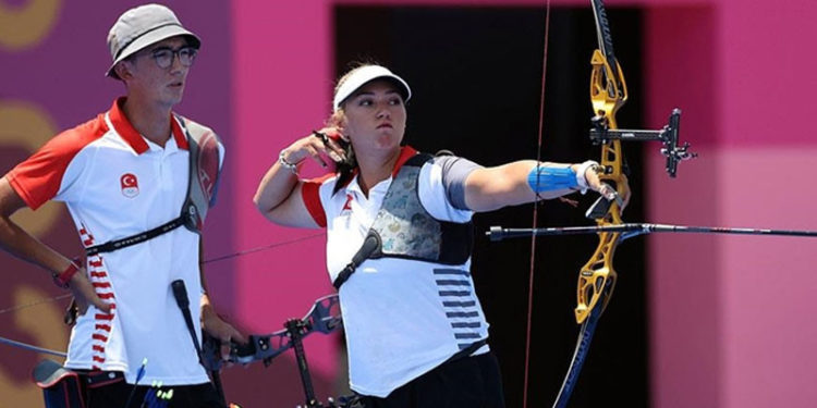 Milli okçular Mete Gazoz ve Yasemin Ecem Anagöz karışık takımda Tokyo 2020'yi 4. tamamladı